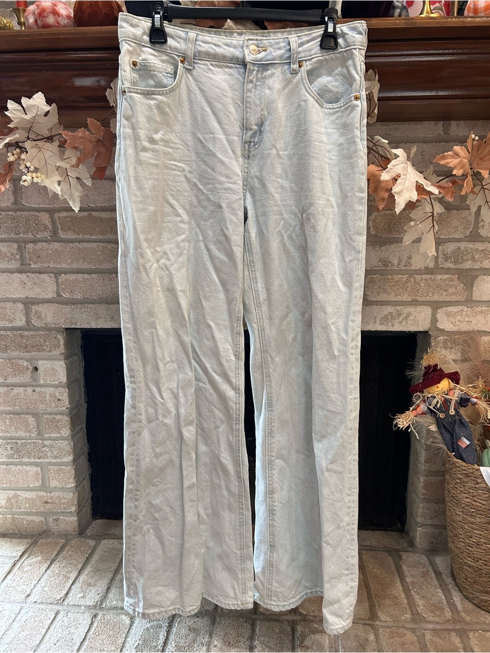 H&M Light Wash Women’s Bootcut Jeans EUC